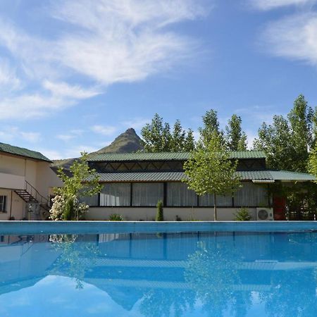 Crossway Camping Yeghegnadzor Екстериор снимка